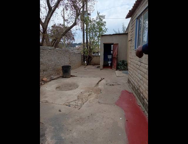 11 BEDROOM HOUSE FOR SALE IN COSMO CITY